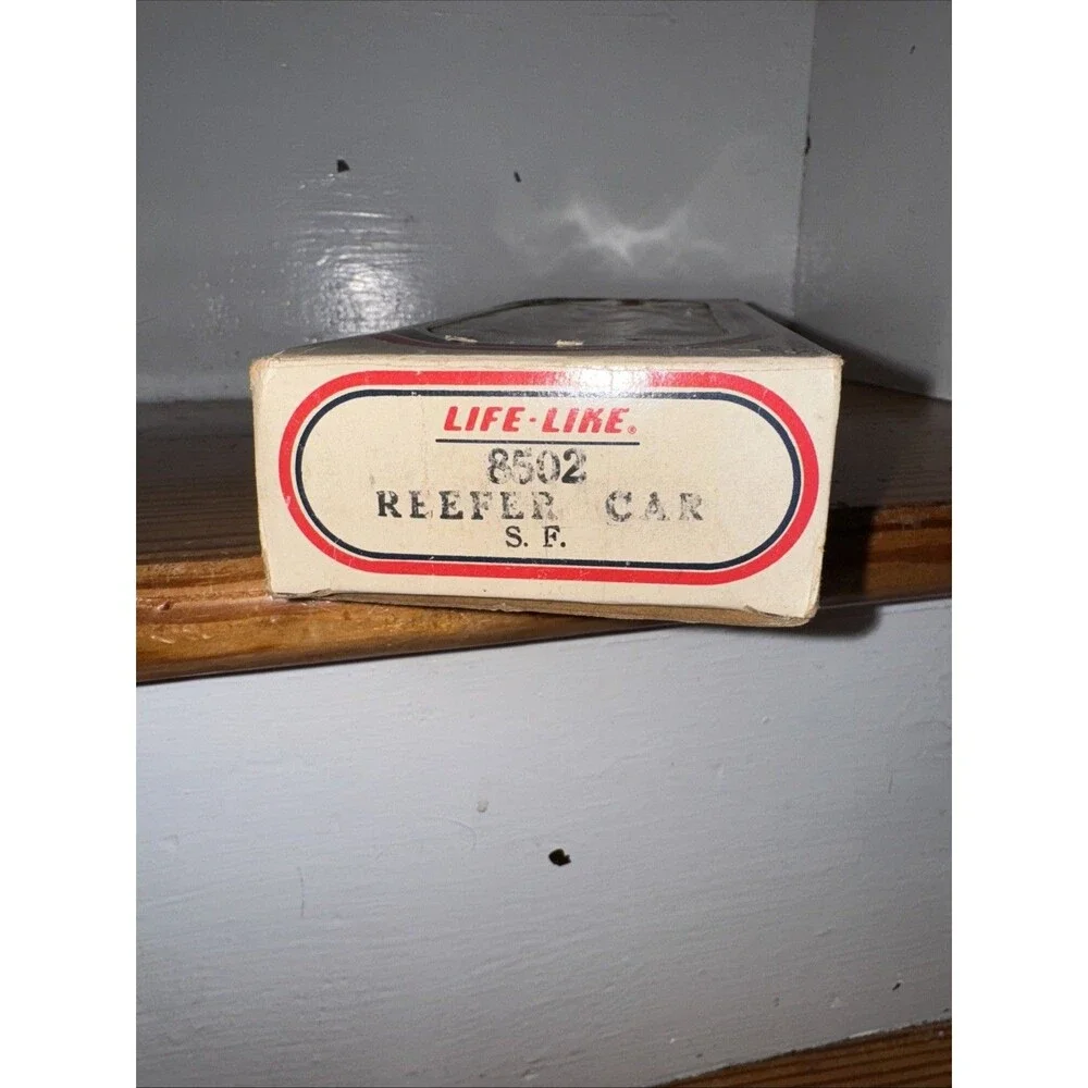 Vintage Life-Like Orange HO Reefer Box Car #8502 Santa Fe